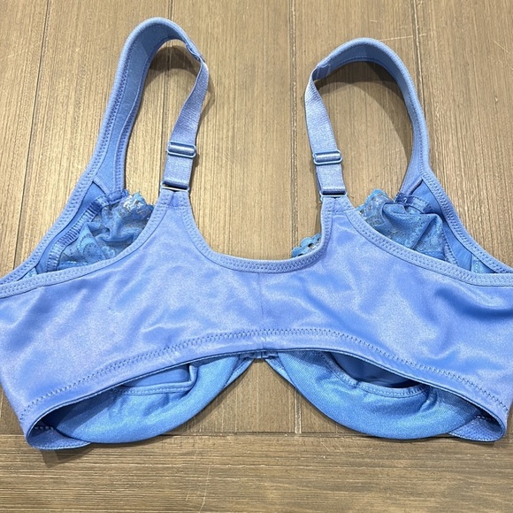 Glamorise Front-Closure WonderWire Bra - Picture 9 of 11